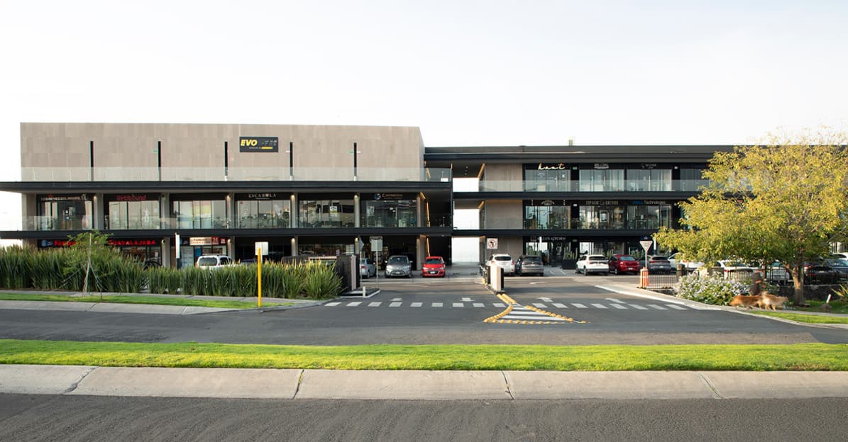 Fachada frontal de Plaza Zielo