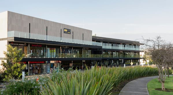 Fachada frontal de Plaza Zielo a 3/4