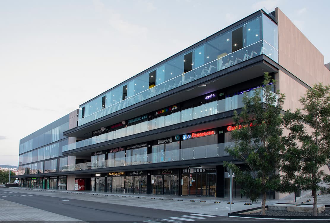 Fachada posterior de Plaza Zielo